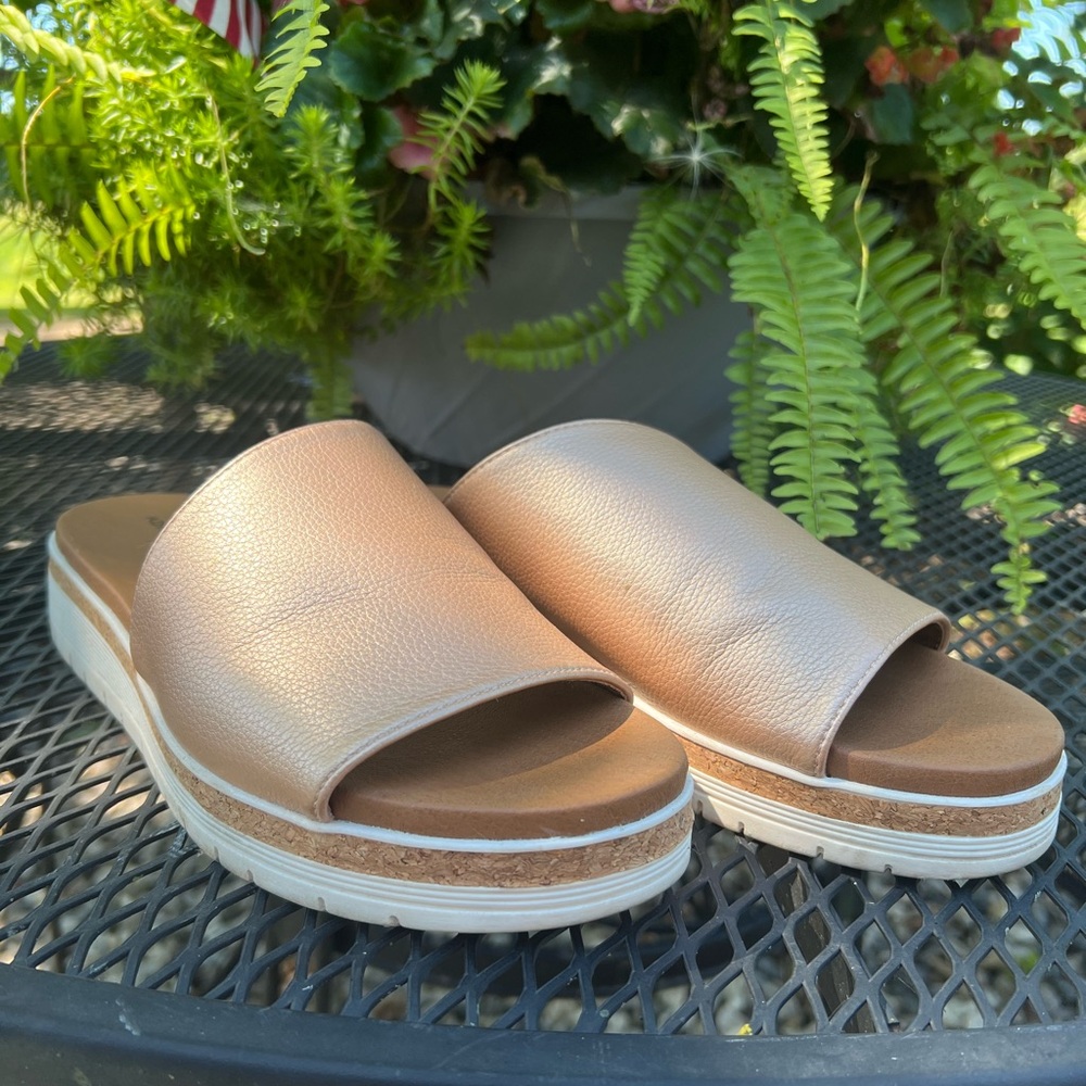 Women's Slide Sandals in Tan